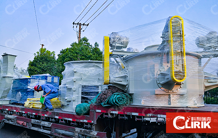 河南碳酸鈣超細立磨現(xiàn)場